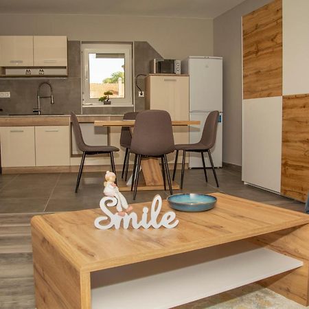 Oros House Apartmanhaz 欧罗什哈佐 外观 照片