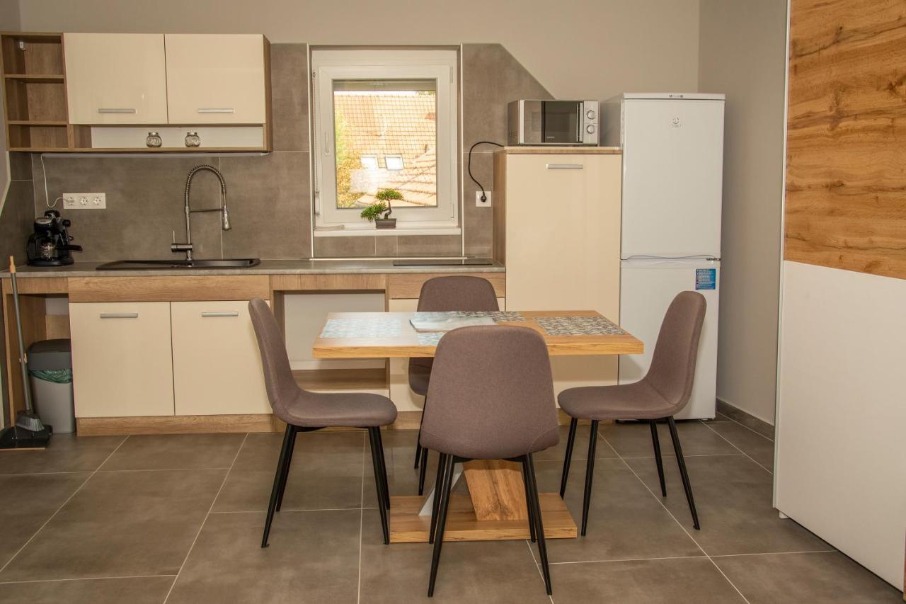 Oros House Apartmanhaz 欧罗什哈佐 外观 照片