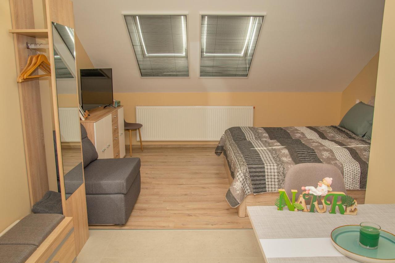 Oros House Apartmanhaz 欧罗什哈佐 外观 照片