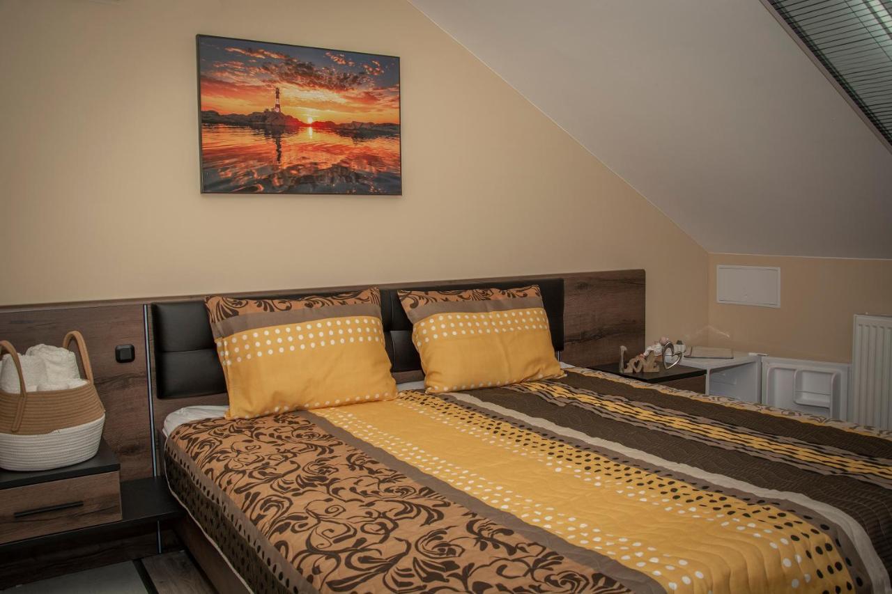 Oros House Apartmanhaz 欧罗什哈佐 外观 照片